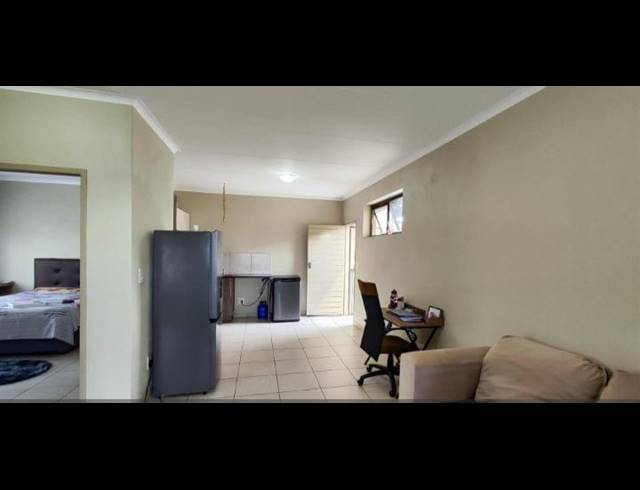 2 BEDROOM APARTMENT FOR SALE IN NORTON PARK